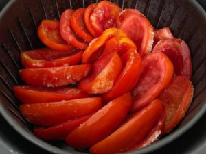 Tomate seco na airfryer: veja como preparar esse acompanhamento que vai  incrementar qualquer receita! - TudoGostoso