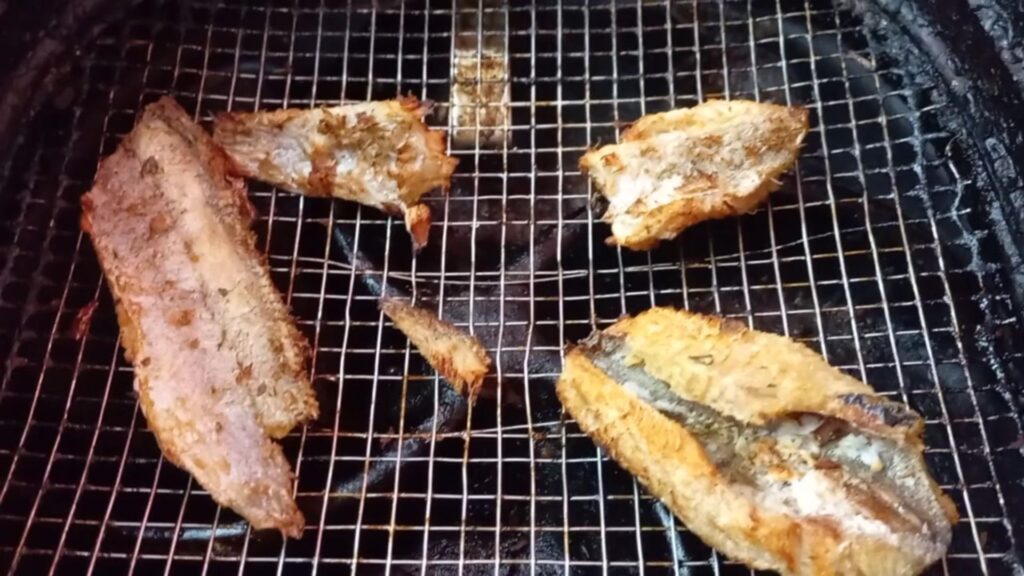 Filé de merluza dourado após preparo na airfryer