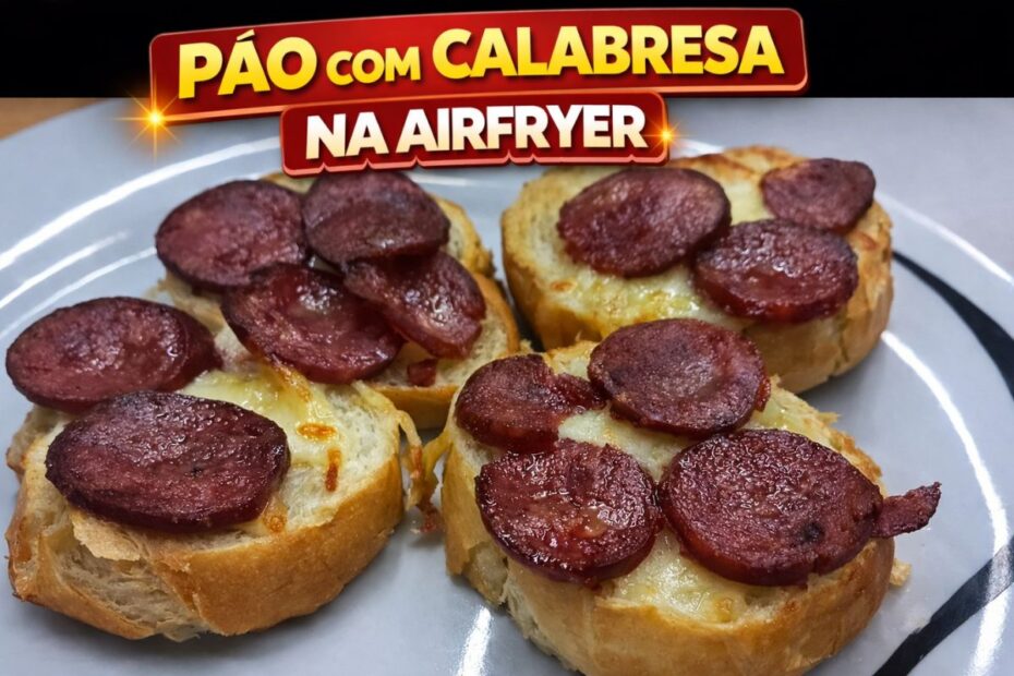 Pão com calabresa na airfryer dourado e crocante, pronto para o lanche